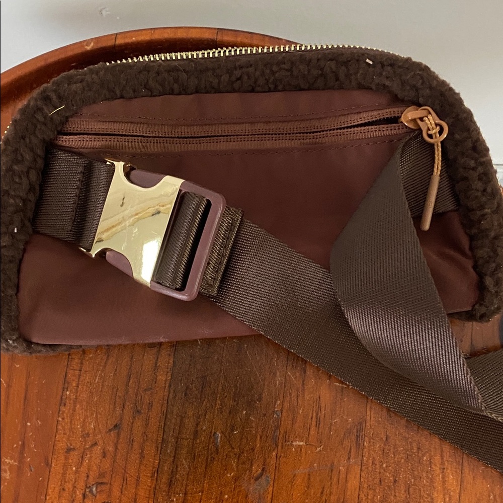 lululemon athletica Chocolate Fleece Travel Bag - Picture 4 of 8